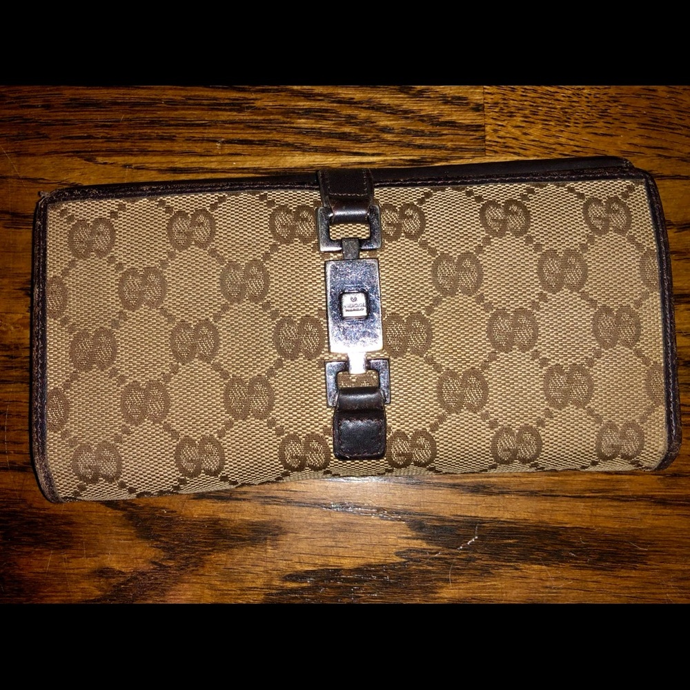 Gucci push pin closure checkbook size wallet